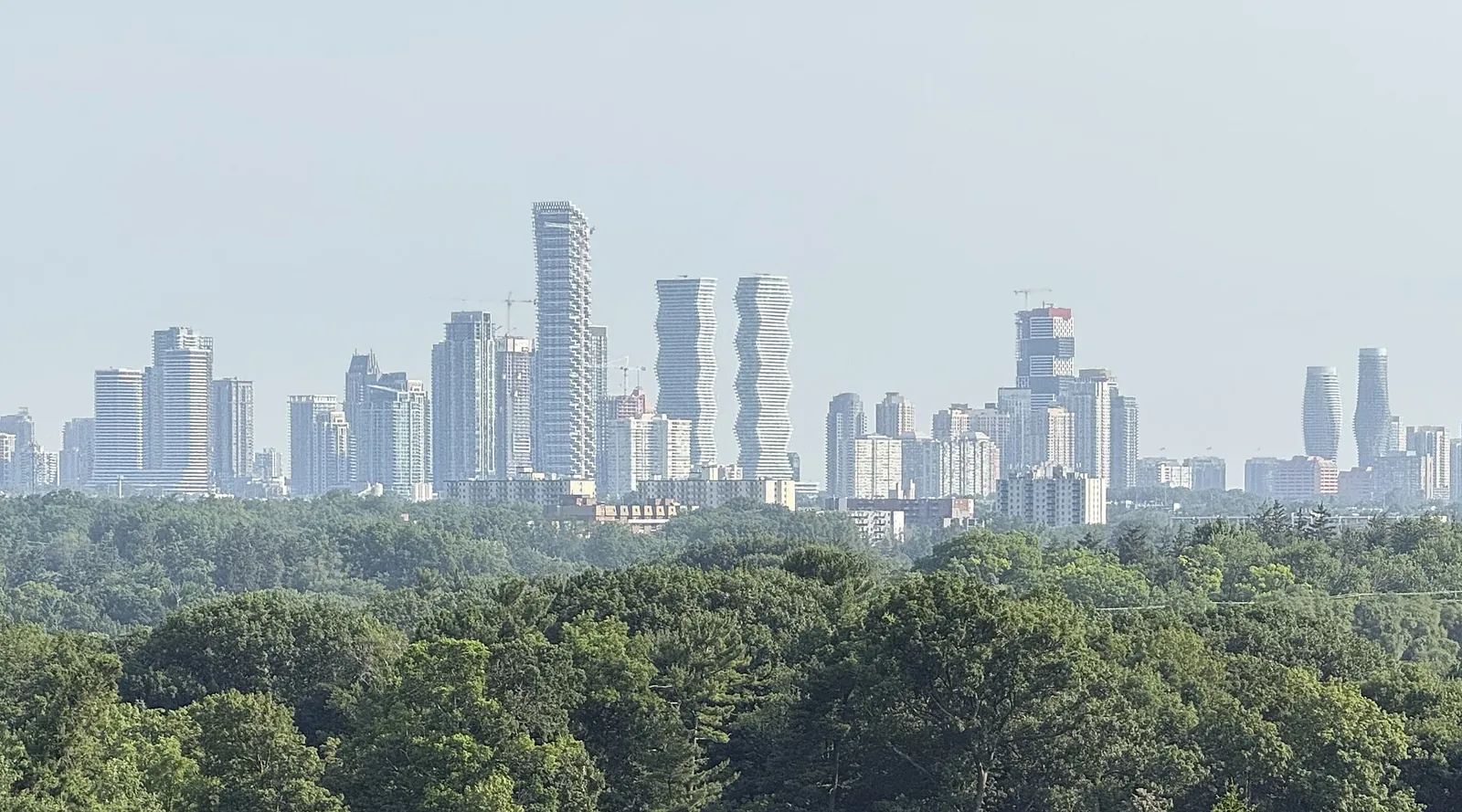 Skyline of Mississauga (cropped)