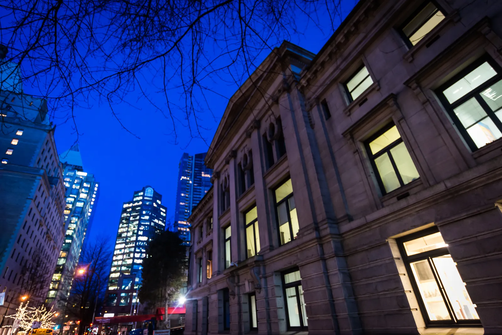 2018-01-22 Robson Square (39240362504)